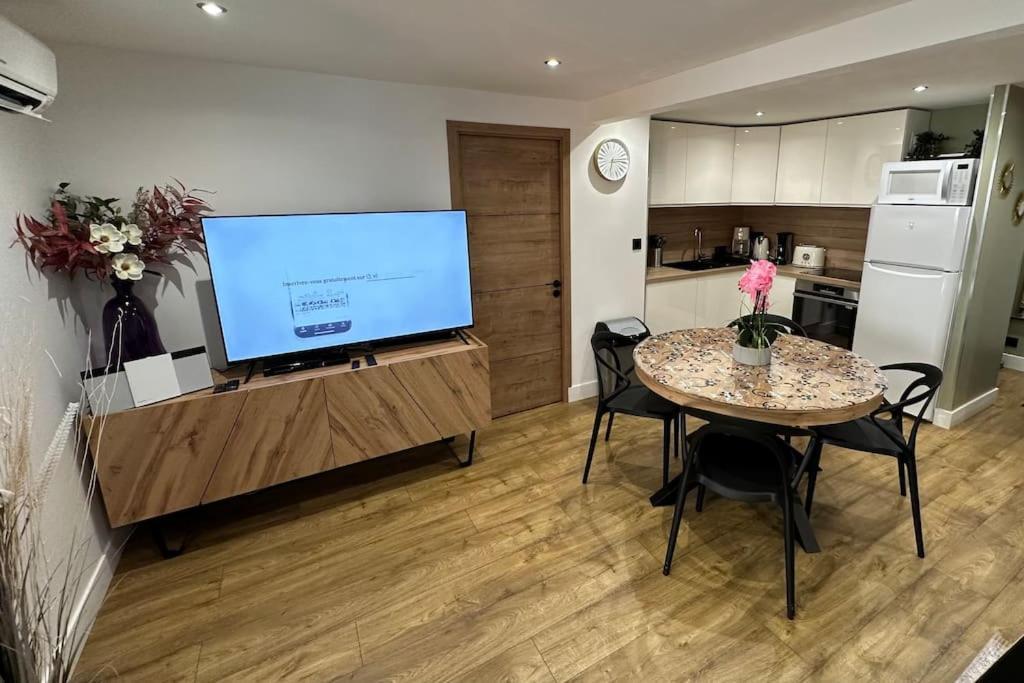 Le Briand Appartement 4Etoiles Nancy Thermal Cosy Avec Terrasse Wifi Exterior foto