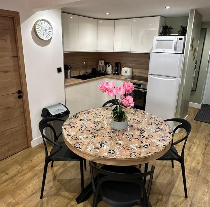 Le Briand Appartement 4Etoiles Nancy Thermal Cosy Avec Terrasse Wifi Exterior foto